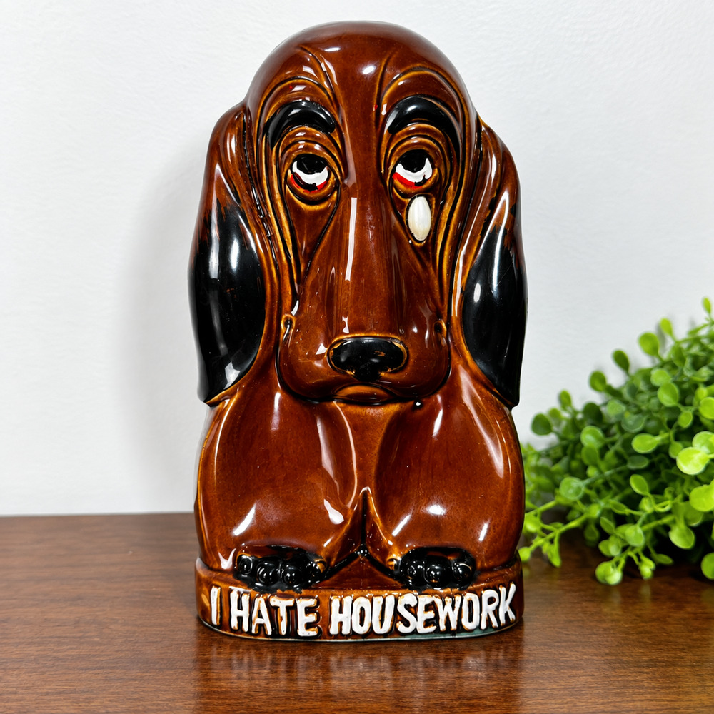 Vintage Enesco Ceramic Basset Hound Dog Spoon Rest I Hate Housework Brown Glaze